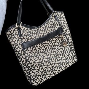 Tommy Hilfigure over the shoulder tote bag